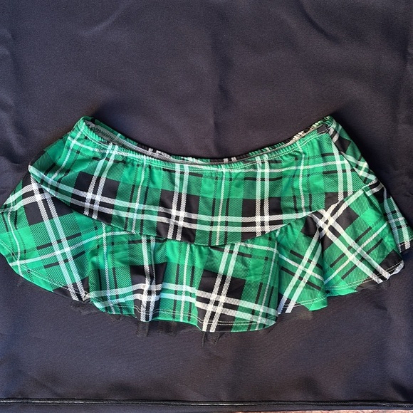St. Patrick’s Day short mini skirt with black tule underneath- NWOT - Picture 3 of 3